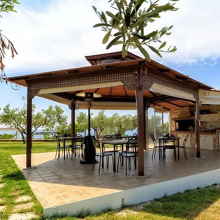 Castristudios Nikiti (Sithonia)